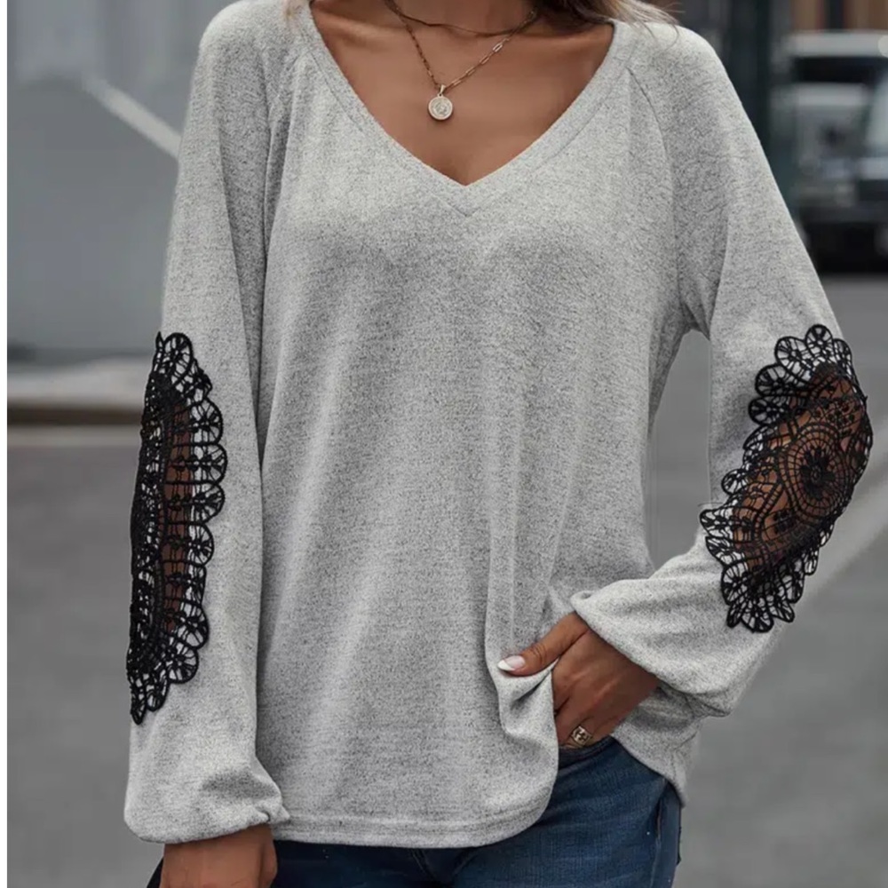 Gorgeous Black lace detail on Sleeve Top
